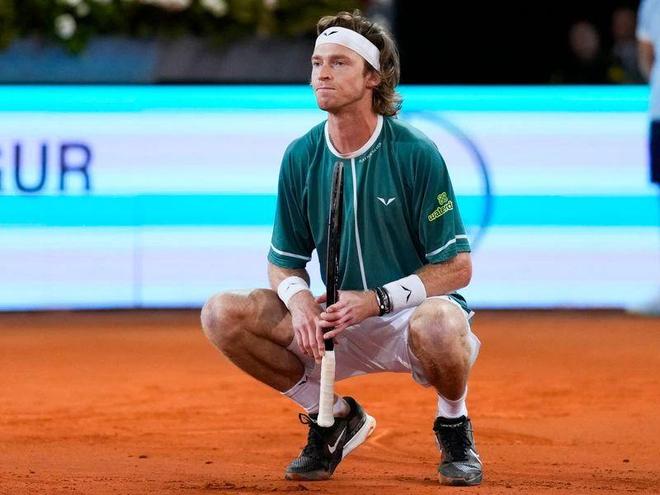 與對方球員 與對方球員